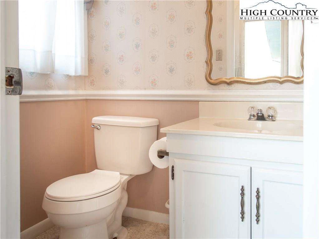 Image number 7 for the current listing