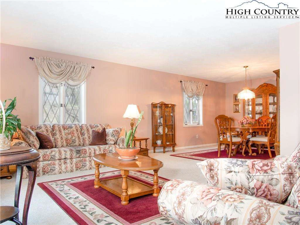Image number 20 for the current listing