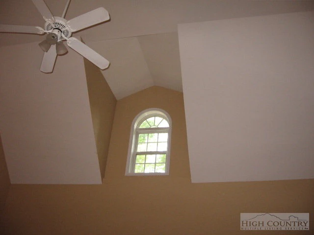 Image number 7 for the current listing