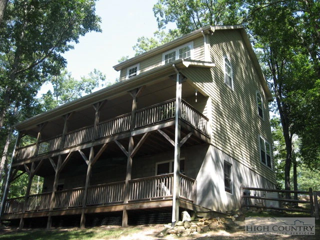 Image number 15 for the current listing