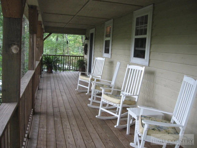 Image number 14 for the current listing