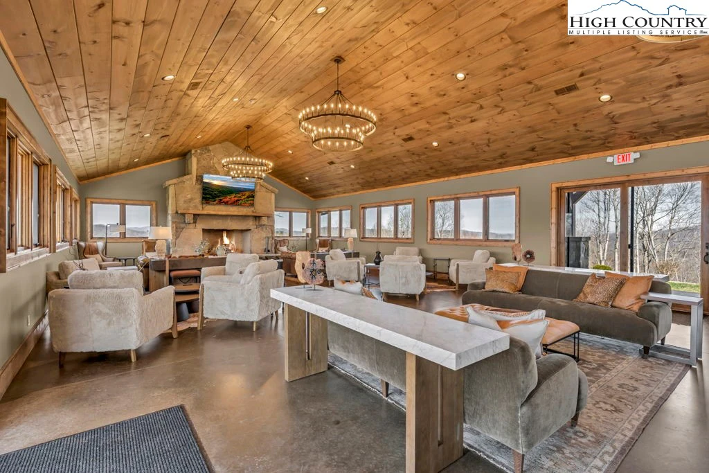 Image number 2 for the current listing