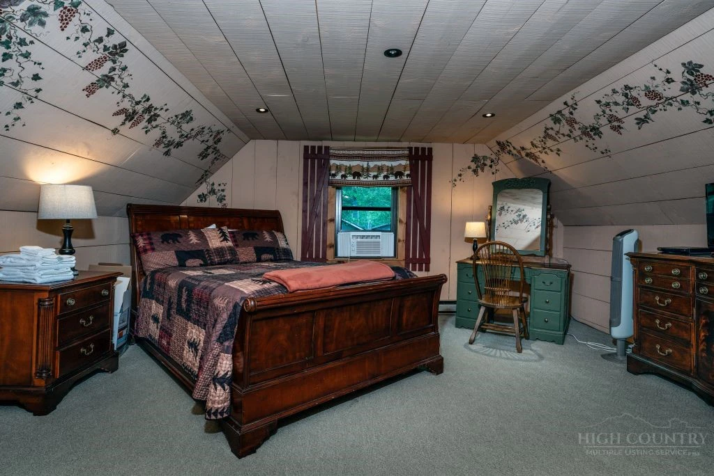 Image number 12 for the current listing