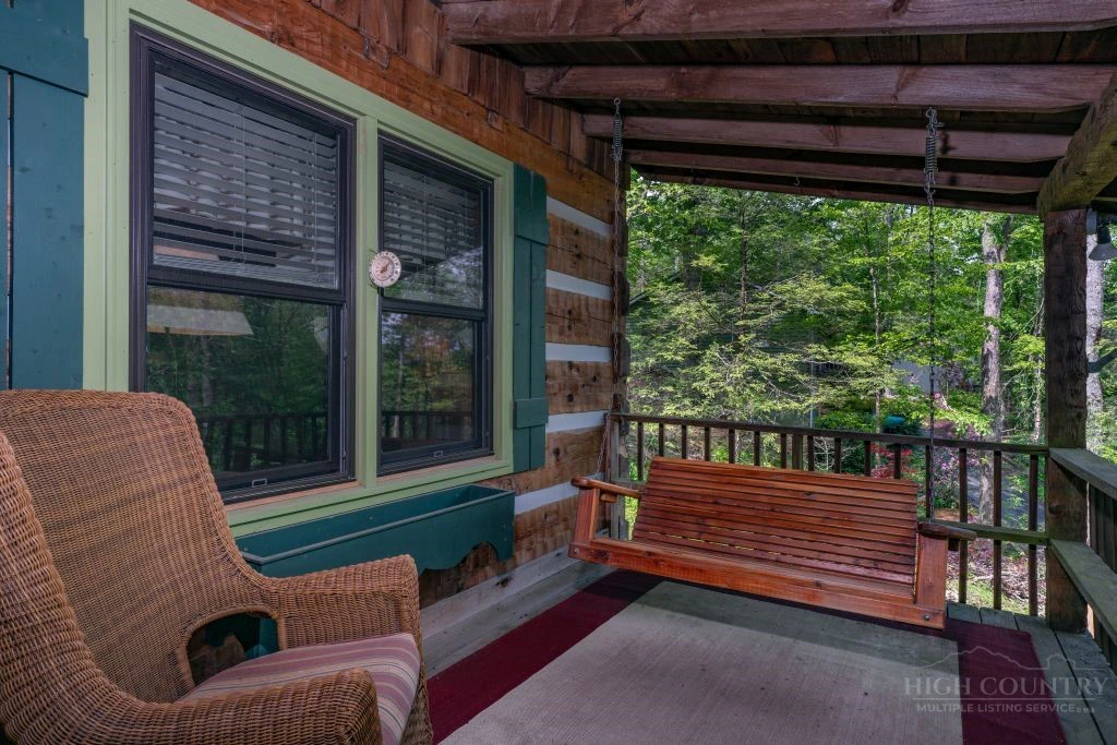 Image number 28 for the current listing