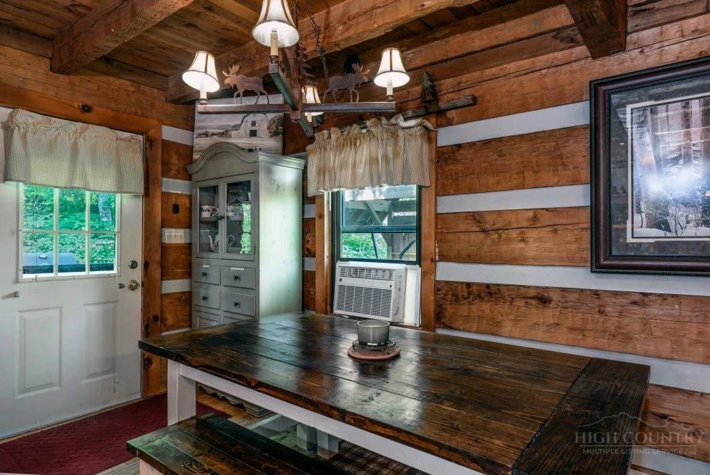 Image number 21 for the current listing
