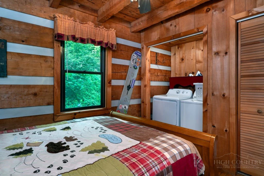 Image number 5 for the current listing