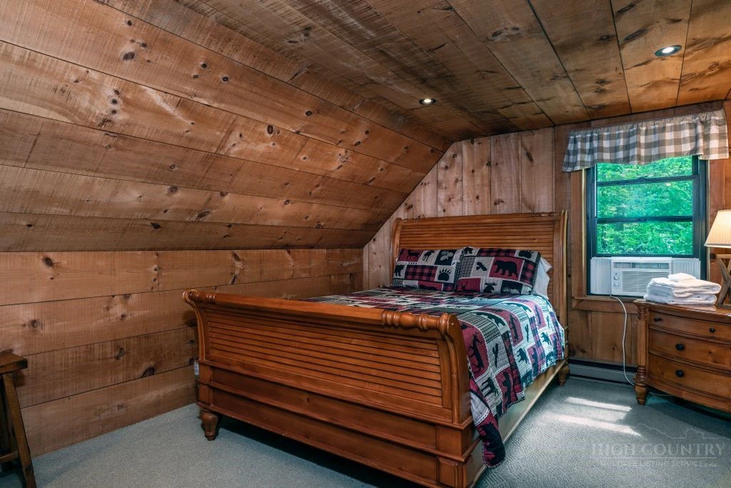 Image number 7 for the current listing