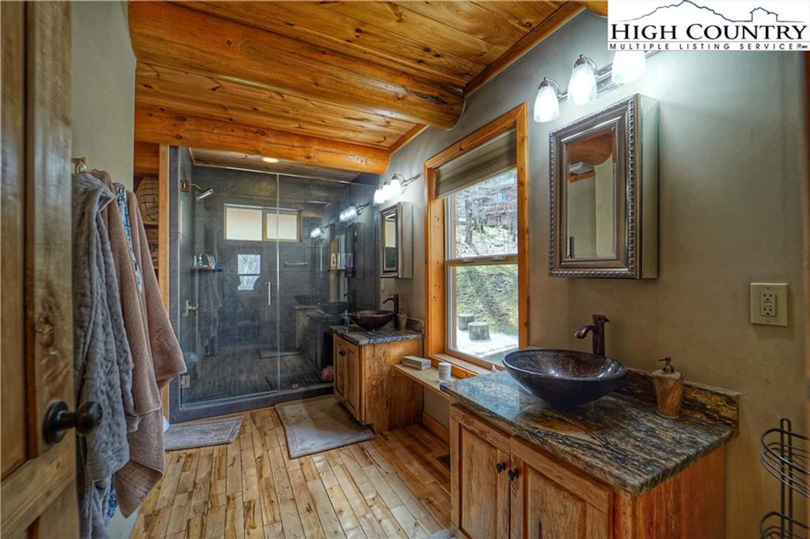 Image number 18 for the current listing