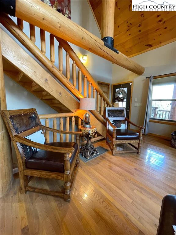 Image number 9 for the current listing