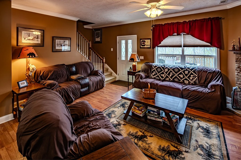 Image number 3 for the current listing
