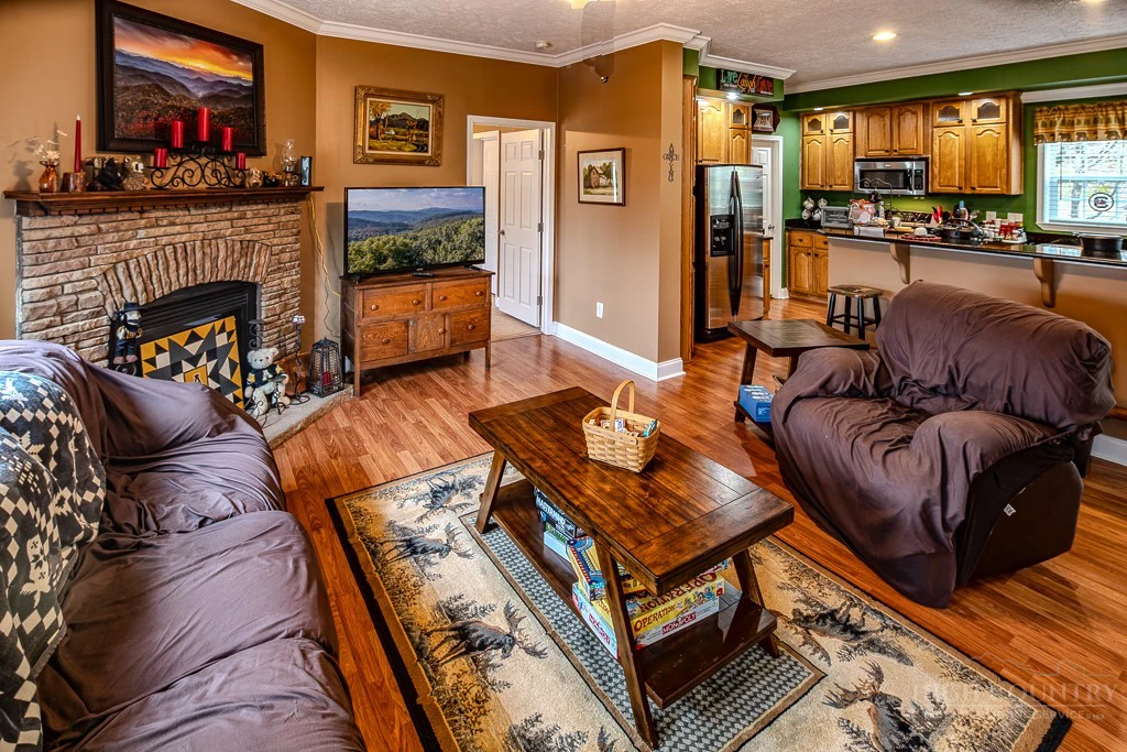Image number 5 for the current listing