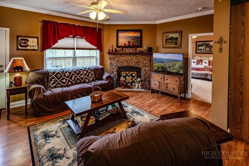 Image number 7 for the current listing
