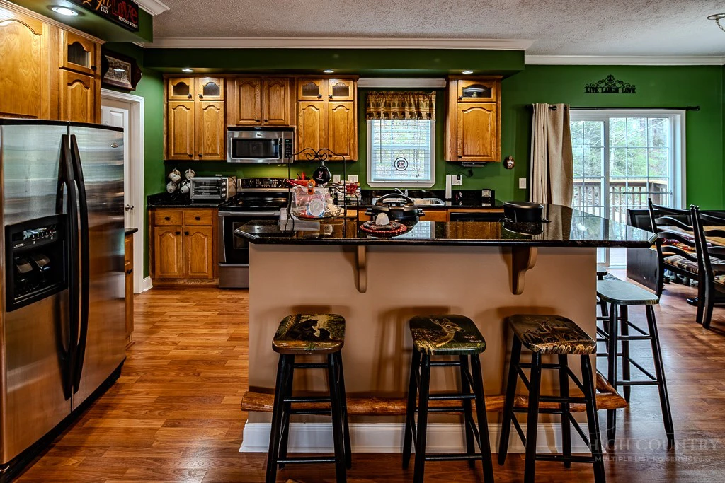 Image number 11 for the current listing
