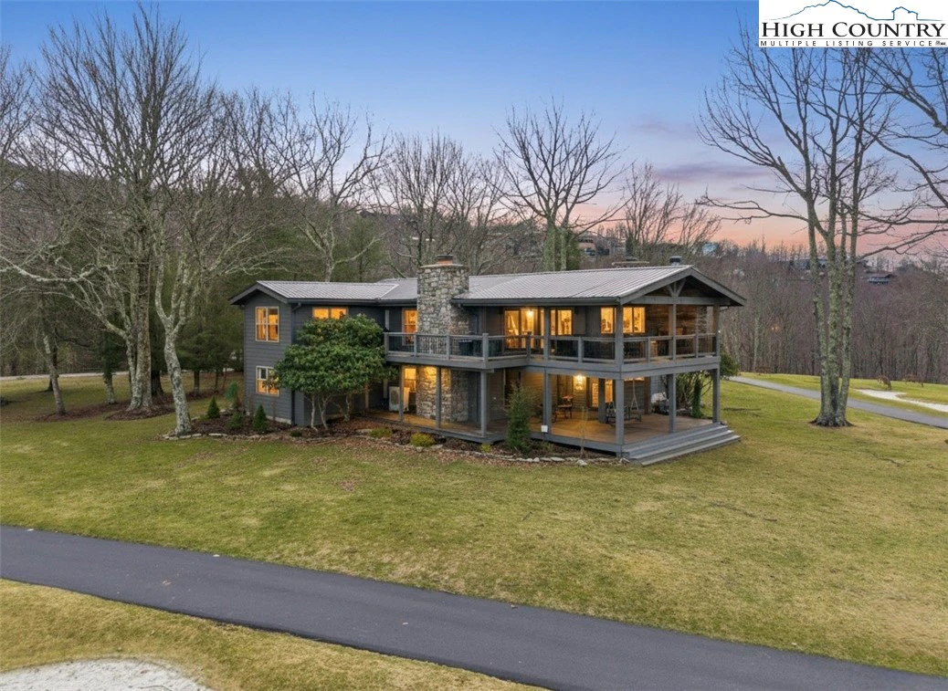 Image number 1 for the current listing