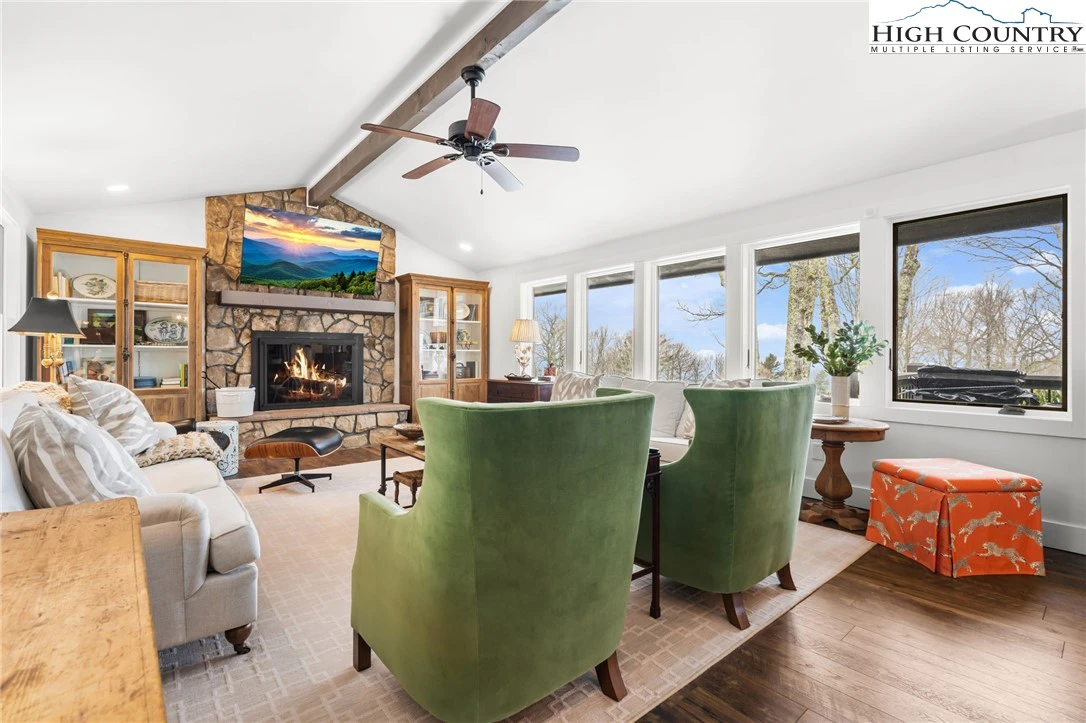 Image number 21 for the current listing