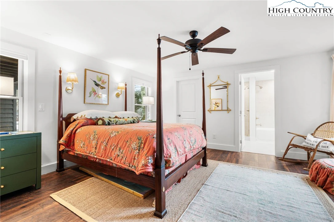 Image number 2 for the current listing