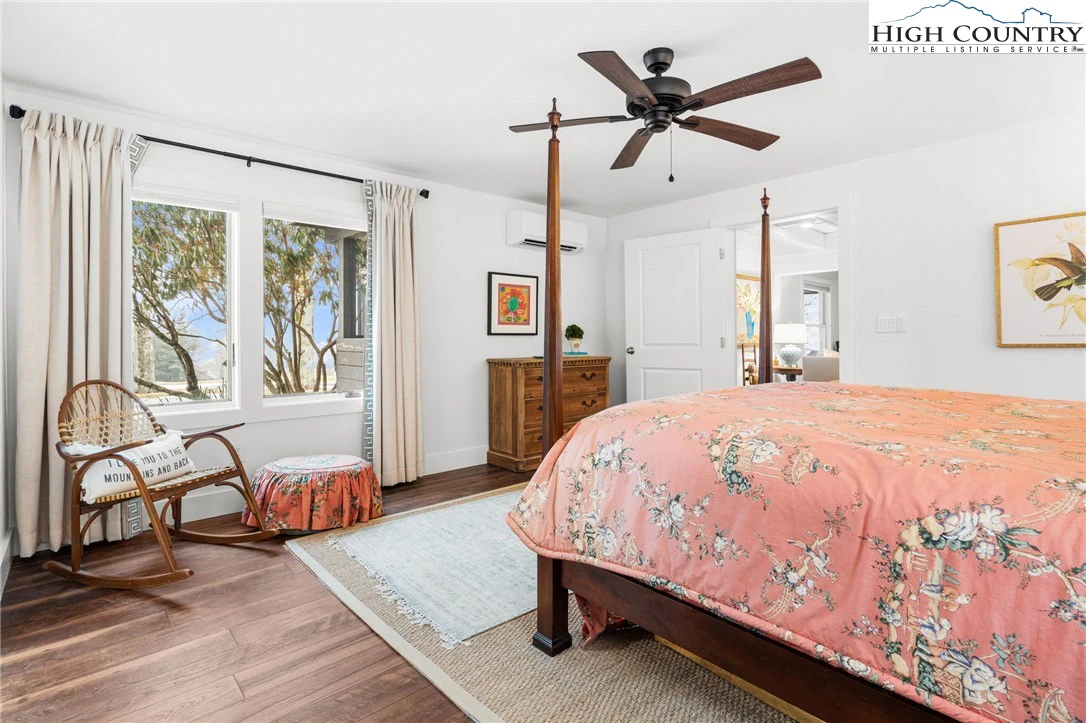 Image number 12 for the current listing