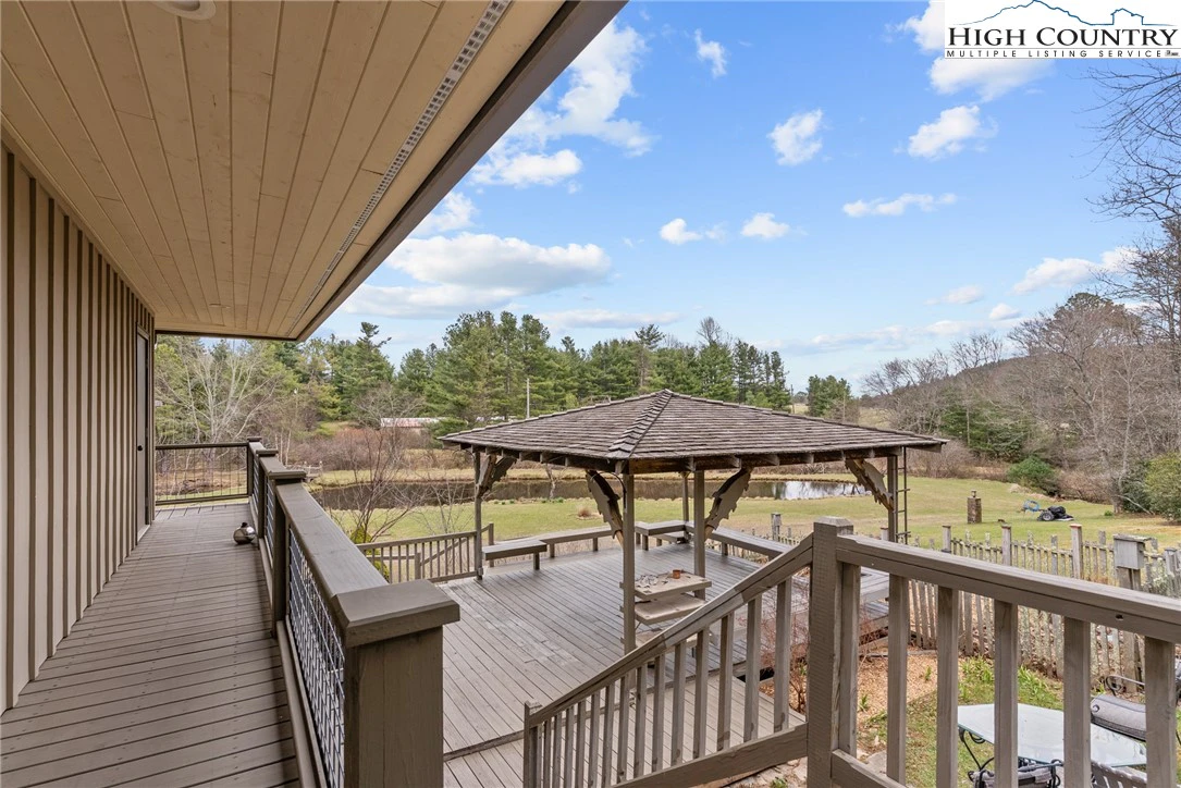 Image number 11 for the current listing