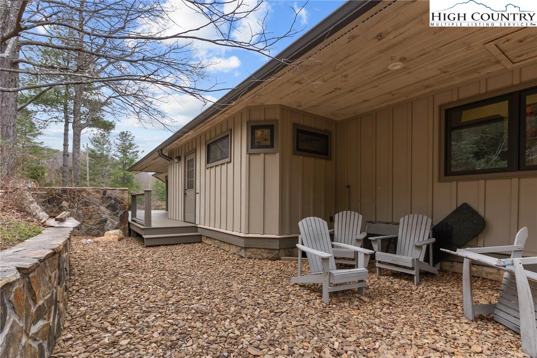 Image number 2 for the current listing