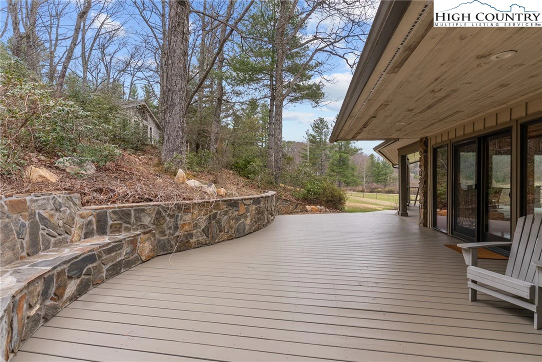 Image number 15 for the current listing