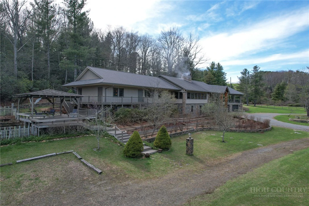 Image number 29 for the current listing