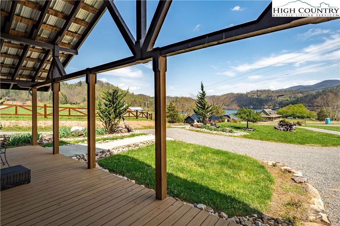 Image number 18 for the current listing