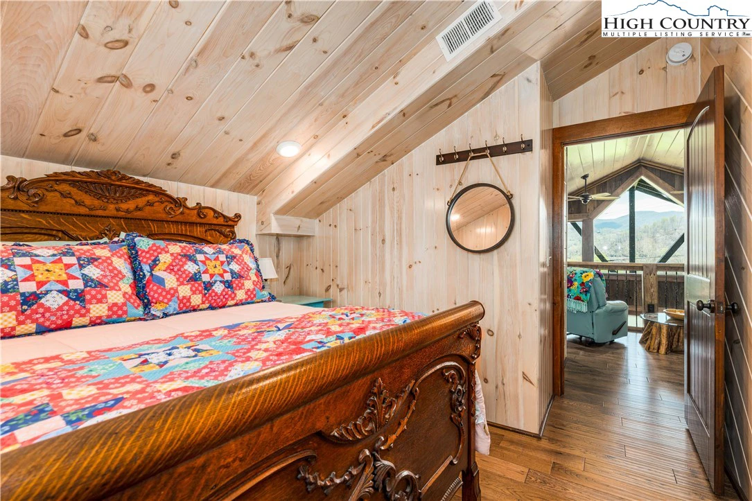 Image number 6 for the current listing