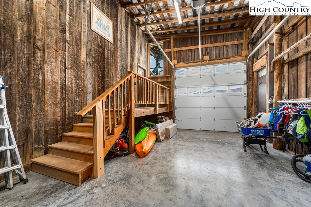 Image number 9 for the current listing