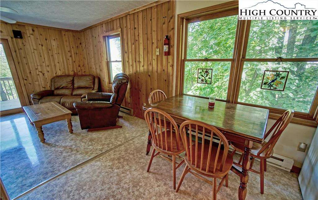 Image number 22 for the current listing