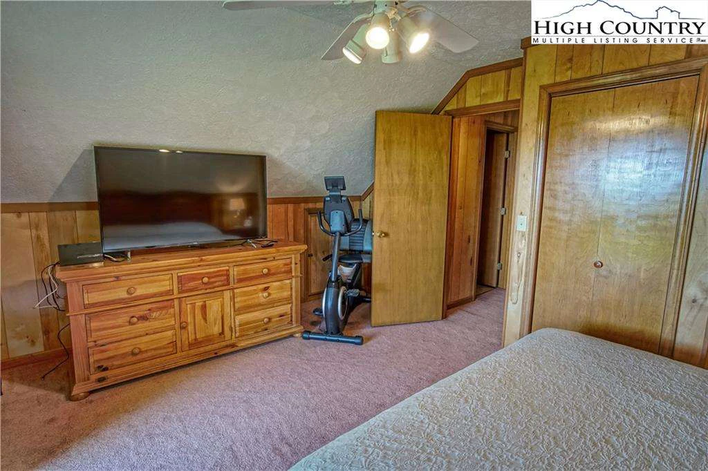 Image number 4 for the current listing