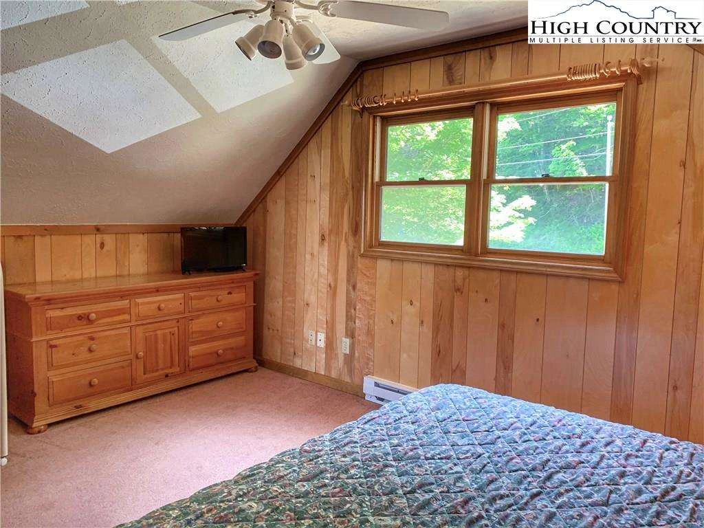 Image number 8 for the current listing