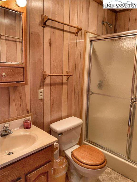 Image number 9 for the current listing