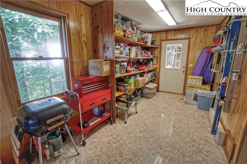 Image number 2 for the current listing