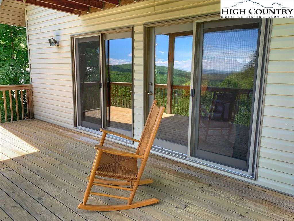 Image number 15 for the current listing