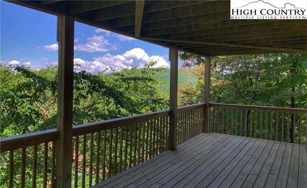 Image number 17 for the current listing