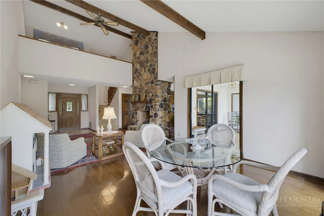 Image number 7 for the current listing