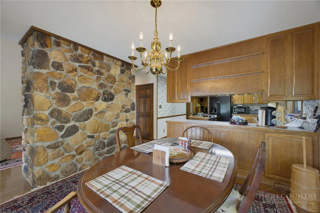 Image number 9 for the current listing