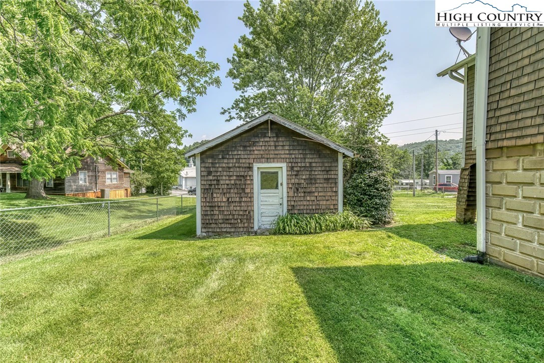 Image number 9 for the current listing