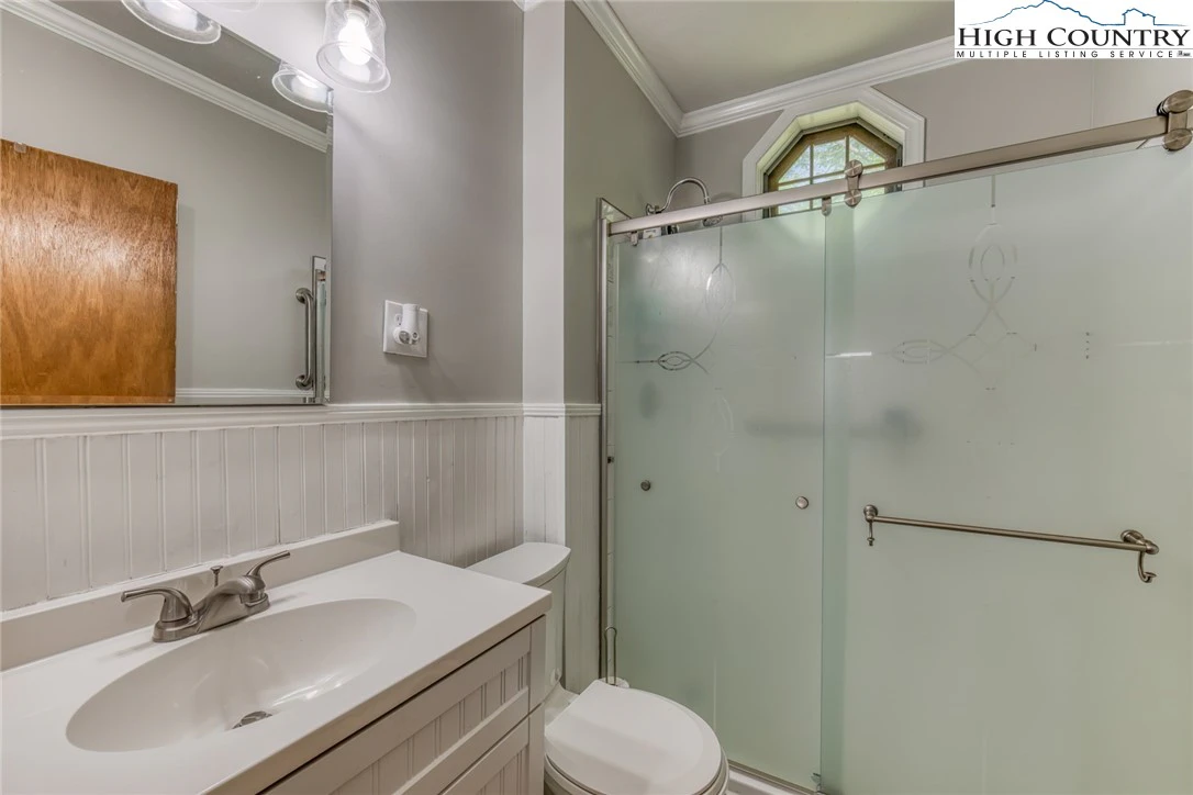 Image number 3 for the current listing