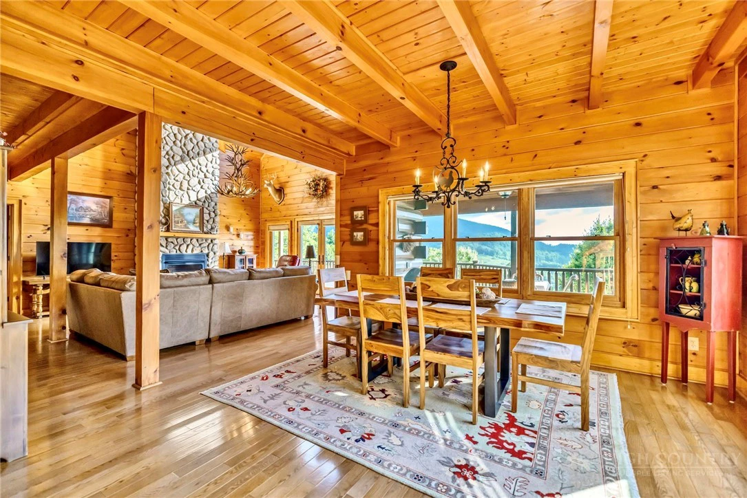 Image number 7 for the current listing