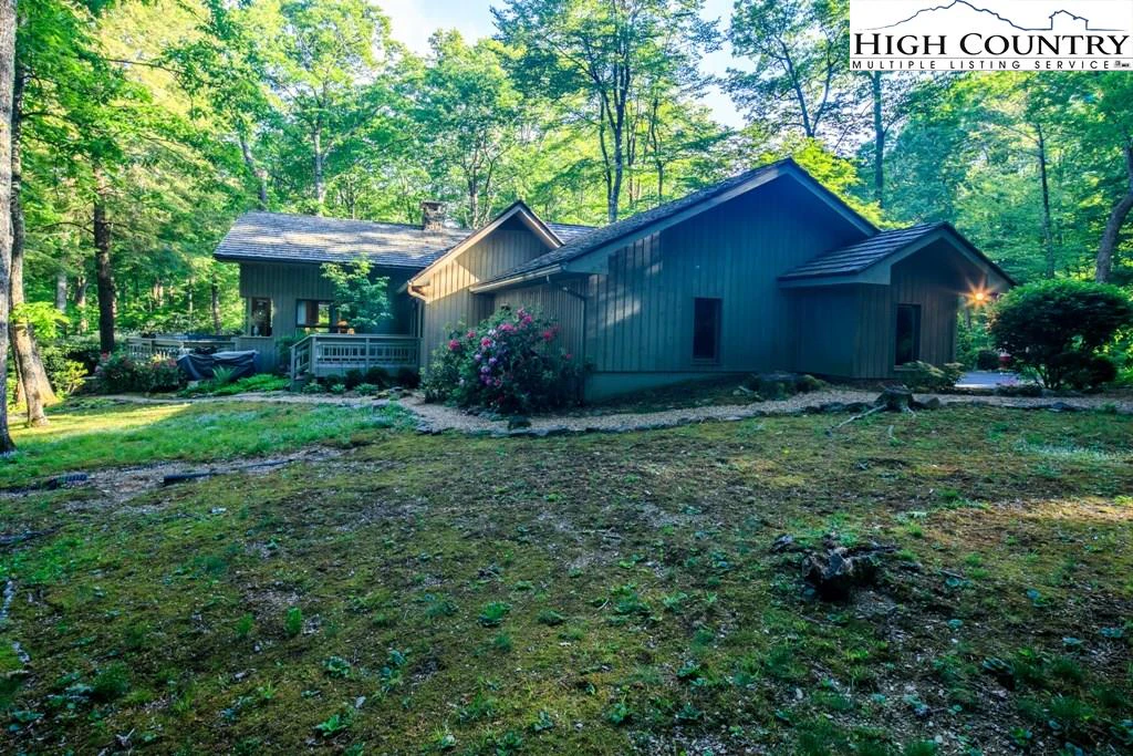 Image number 19 for the current listing