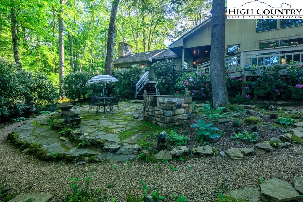 Image number 21 for the current listing