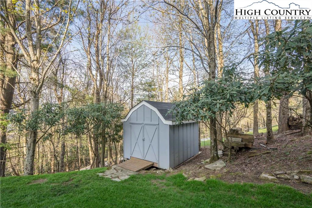 Image number 2 for the current listing