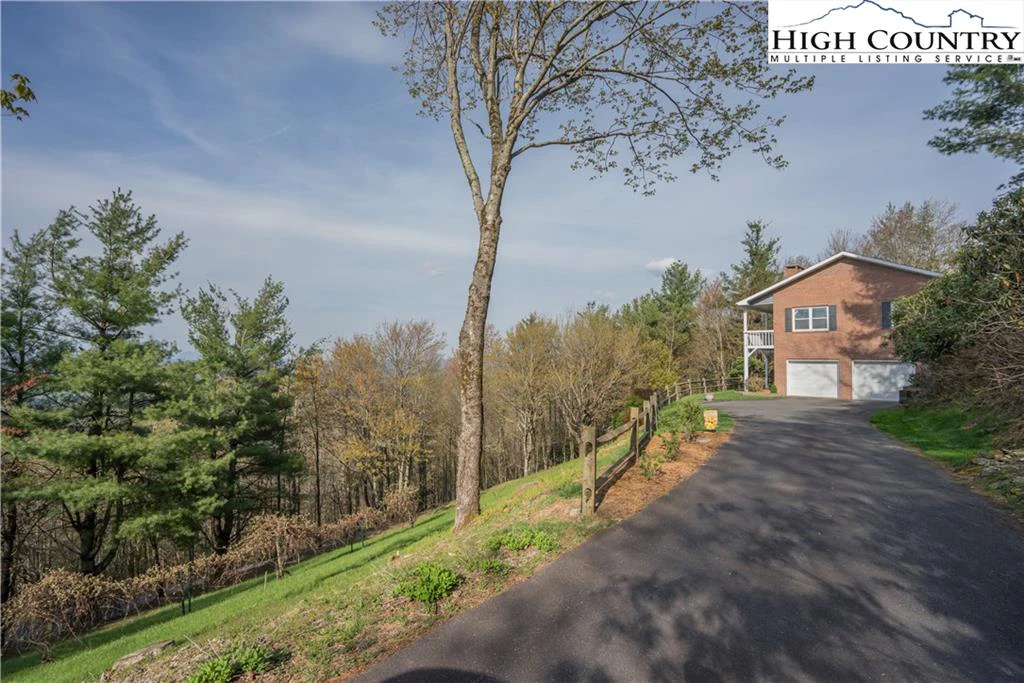 Image number 15 for the current listing