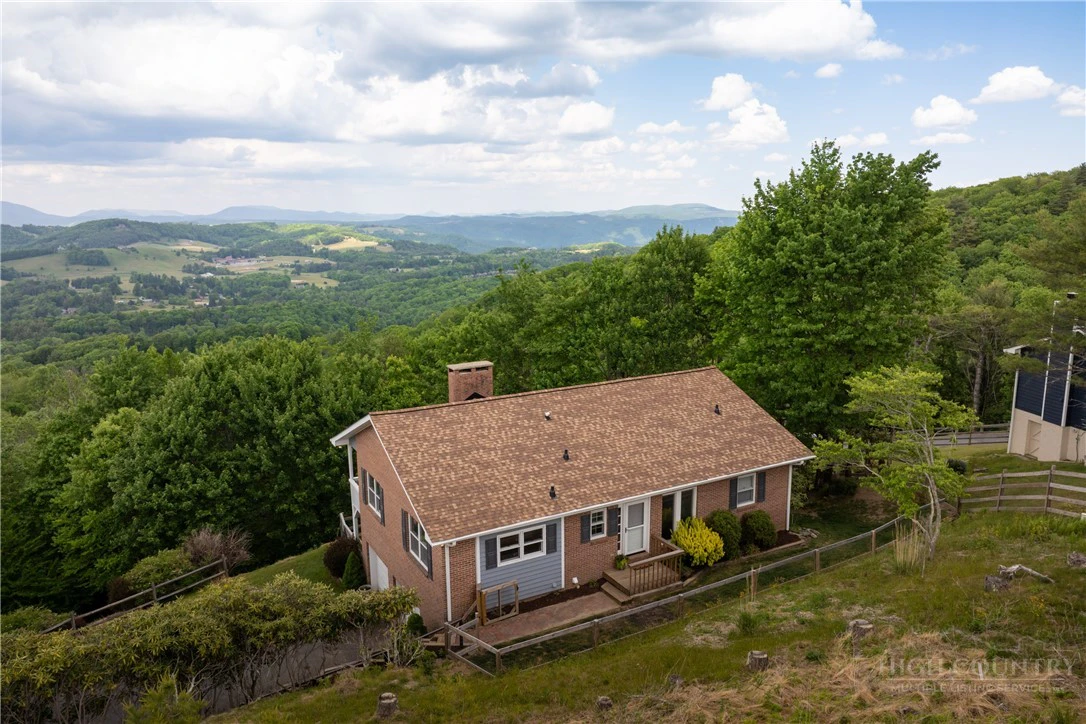 Image number 1 for the current listing