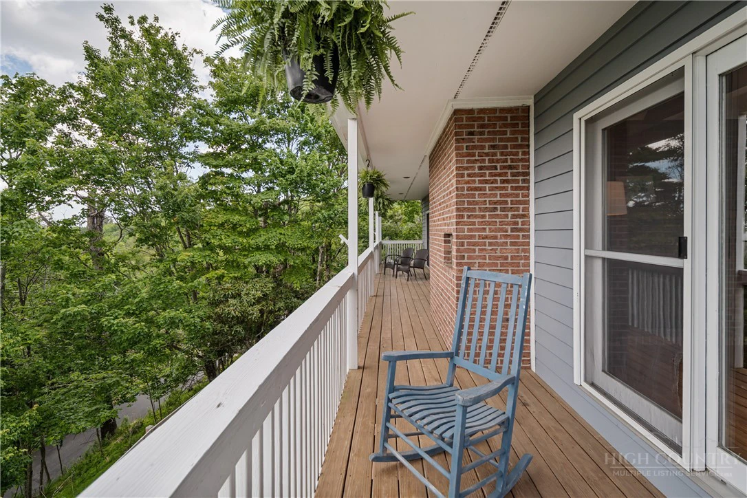 Image number 12 for the current listing