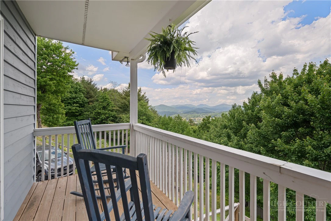 Image number 13 for the current listing