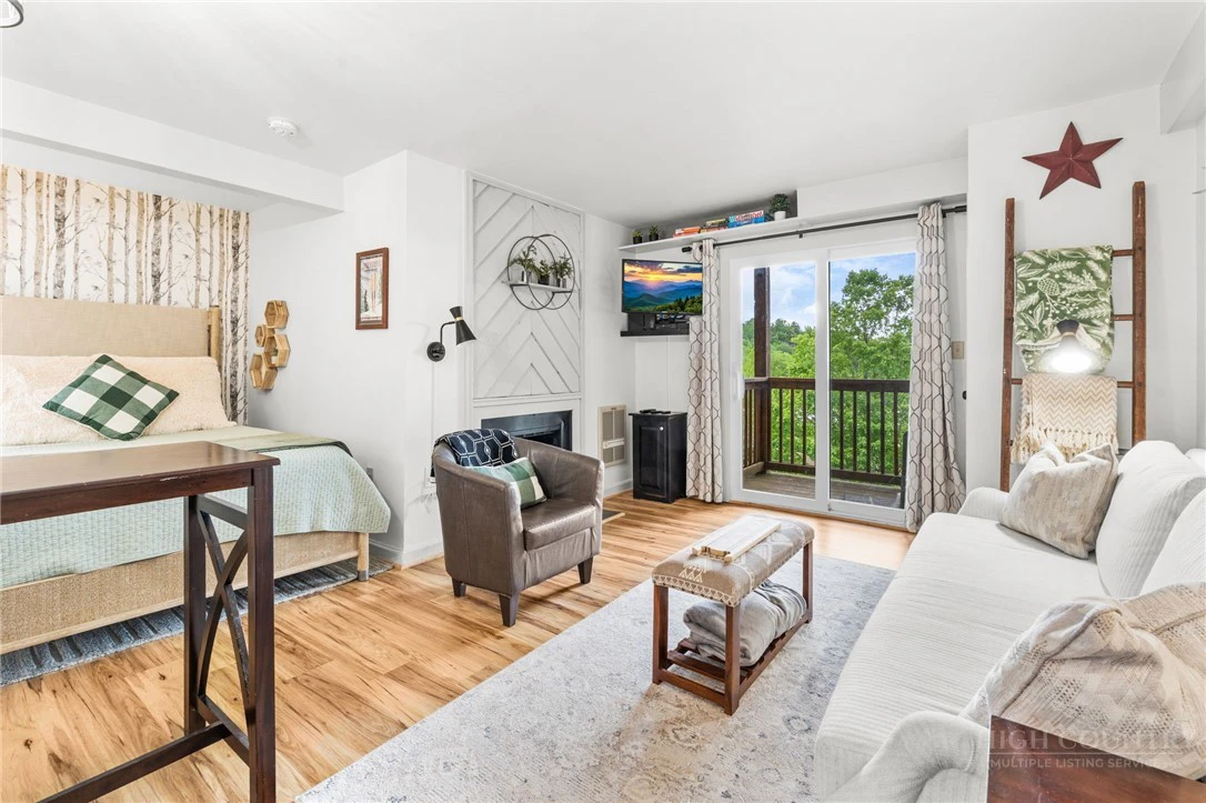 Image number 6 for the current listing