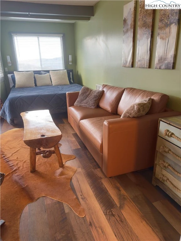 Image number 14 for the current listing