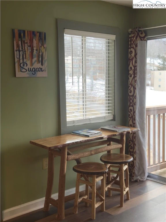Image number 2 for the current listing
